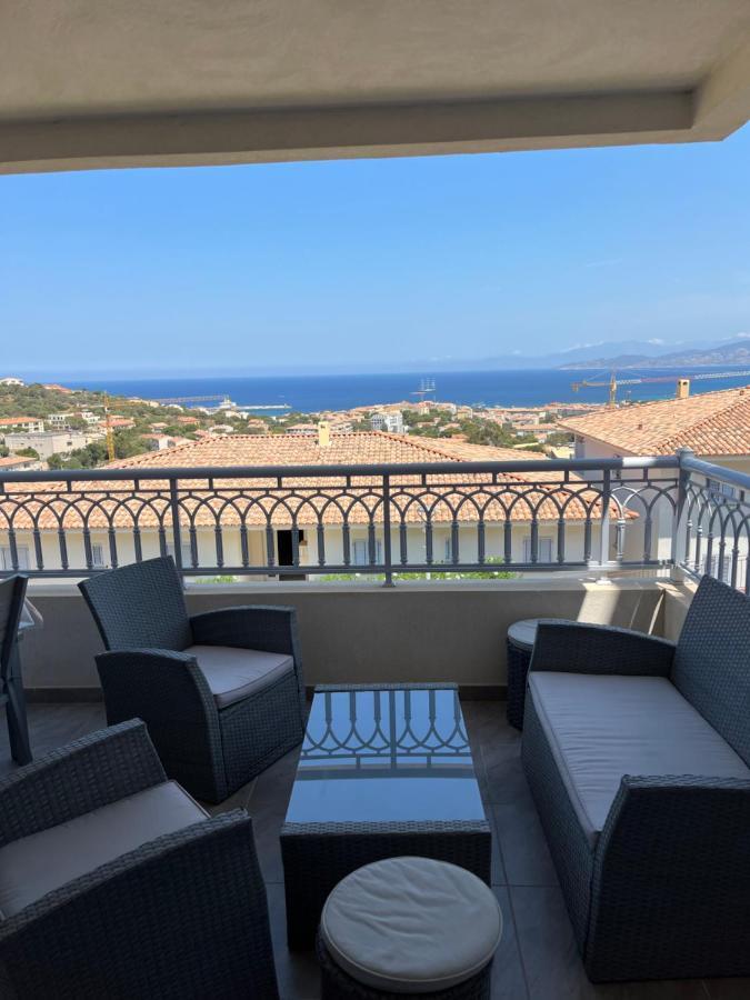 Appart Avec Terrasse Vue Sur Mer Exceptionnelle LʼÎle-Rousse Exteriér fotografie